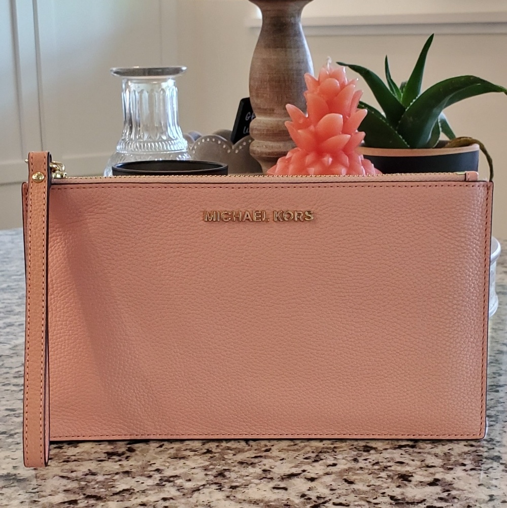 NWOT Michael Michael Kors Pink Jet Set Clutch - Picture 1 of 5
